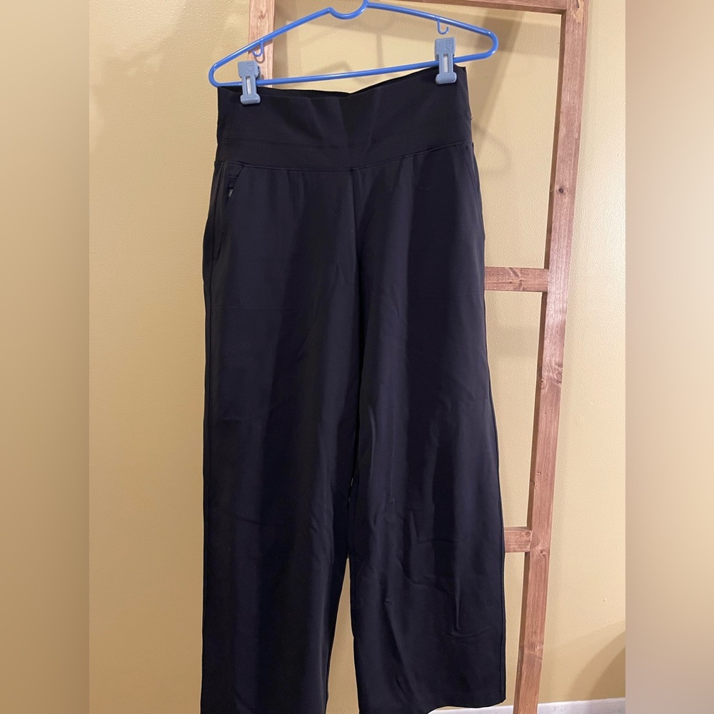 Athlete wide leg pants Size M